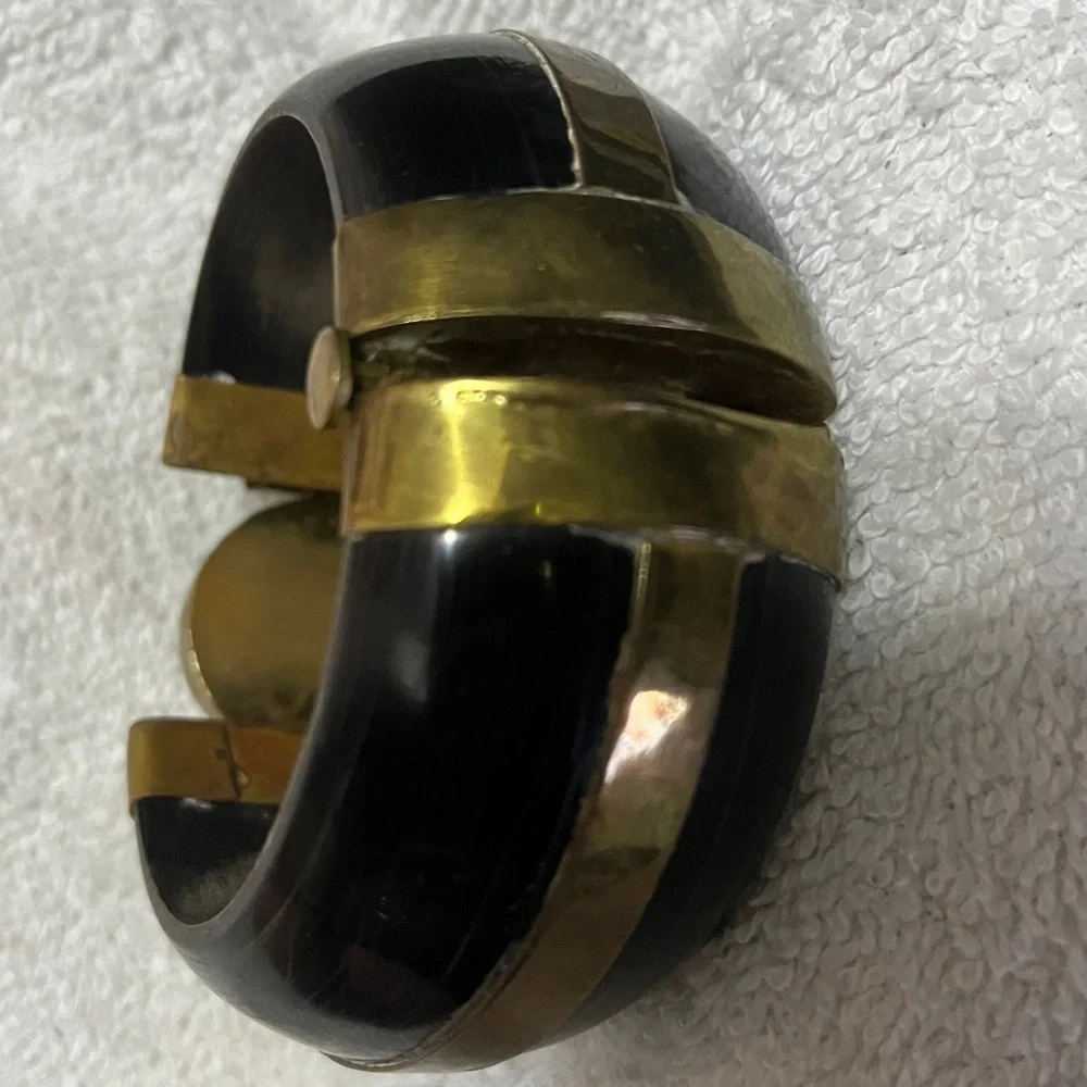 Antique Bracelet - Big & Chunky Ethnic Horn and Carnelian Stone w/ Brass Trim - Picture 2 of 8